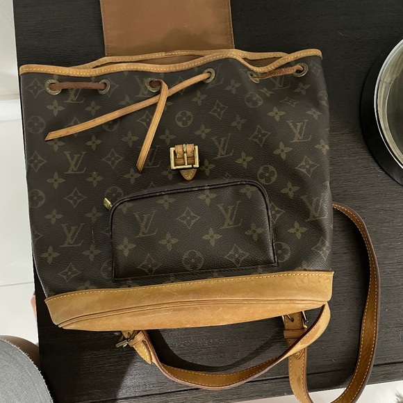 Purse - Picture 1 of 8